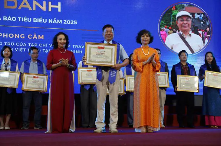 Ông Vũ Phong Cầm được vinh danh Nhà báo Tiêu biểu năm 2026
