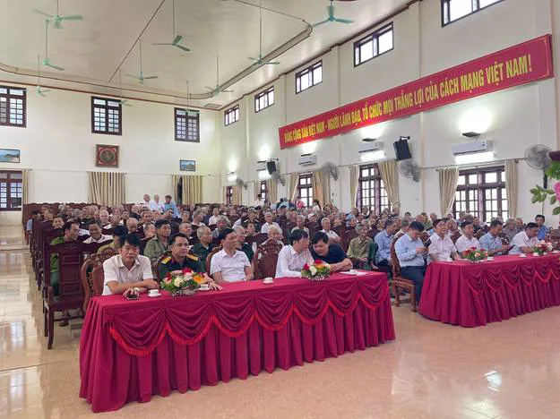 Xã Rạng Đông trao tặng 490 suất quà cho Thương binh và người có công với cách mạng