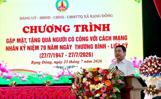 Xã Rạng Đông trao tặng 490 suất quà cho Thương binh và người có công với cách mạng