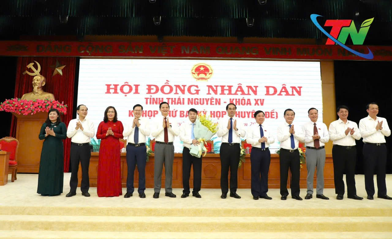 Đồng chí Trần Văn Hậu được bầu giữ chức vụ Phó Chủ tịch UBND tỉnh