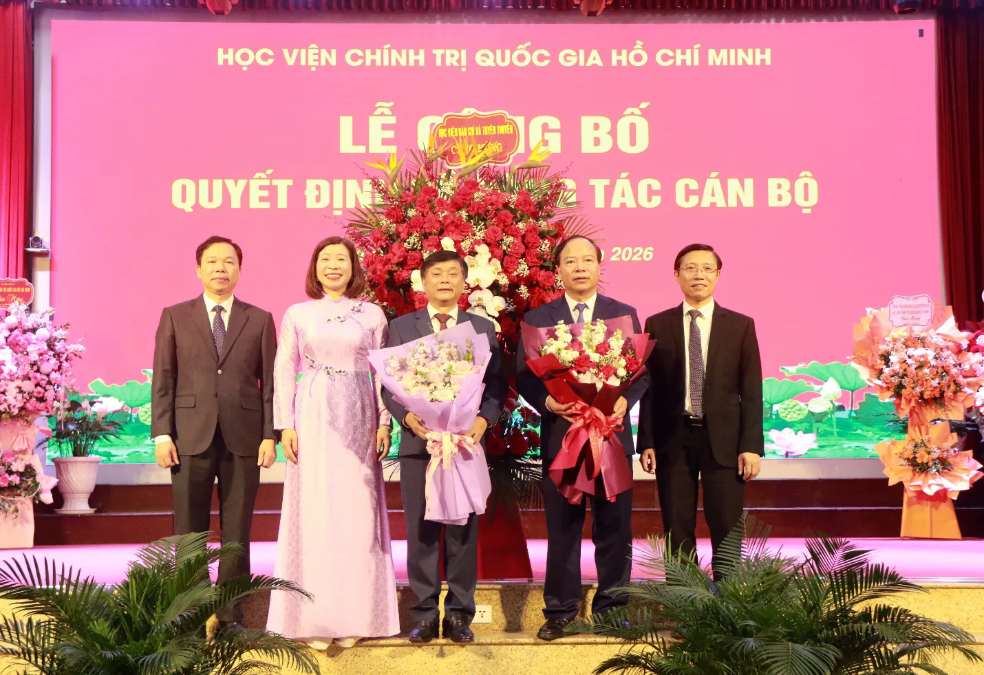 Lễ công bố quyết định bổ nhiệm lại Giám đốc và bổ nhiệm Phó Giám đốc thường trực Học viện Báo chí và Tuyên truyền