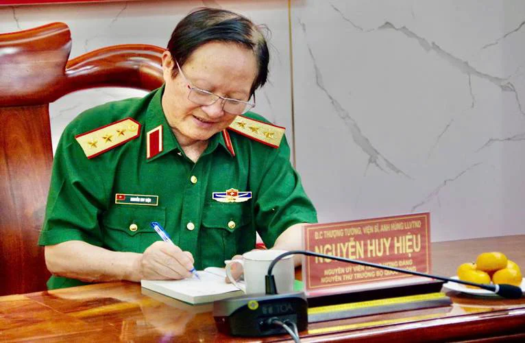 Tăng cường tiềm lực quốc phòng, an ninh, bảo vệ tổ quốc dựa trên phát triển khoa học công nghệ, đổi mới sáng tạo và chuyển đổi số quốc gia