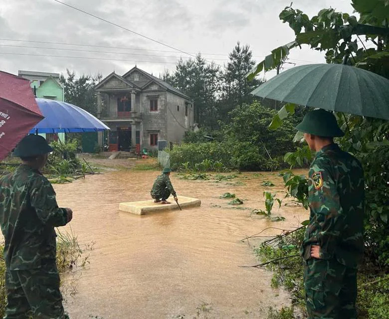 Tỉnh Quảng Ninh chìm trong mưa lớn, nhiều địa phương ngập úng