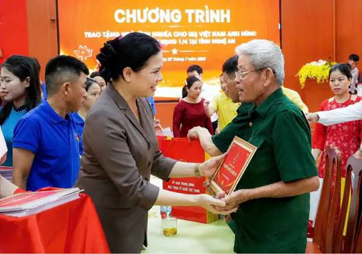 VINGROUP và hành trình tri ân: Từ thể chế pháp lý đến những mái nhà nghĩa tình