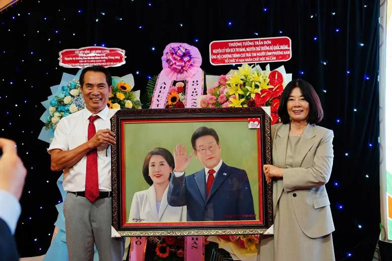 Chủ tịch khối doanh nghiệp Hàn Quốc- Việt Nam: Tham quan phòng tranh của hoạ sĩ Nguyễn Như Ngọc 