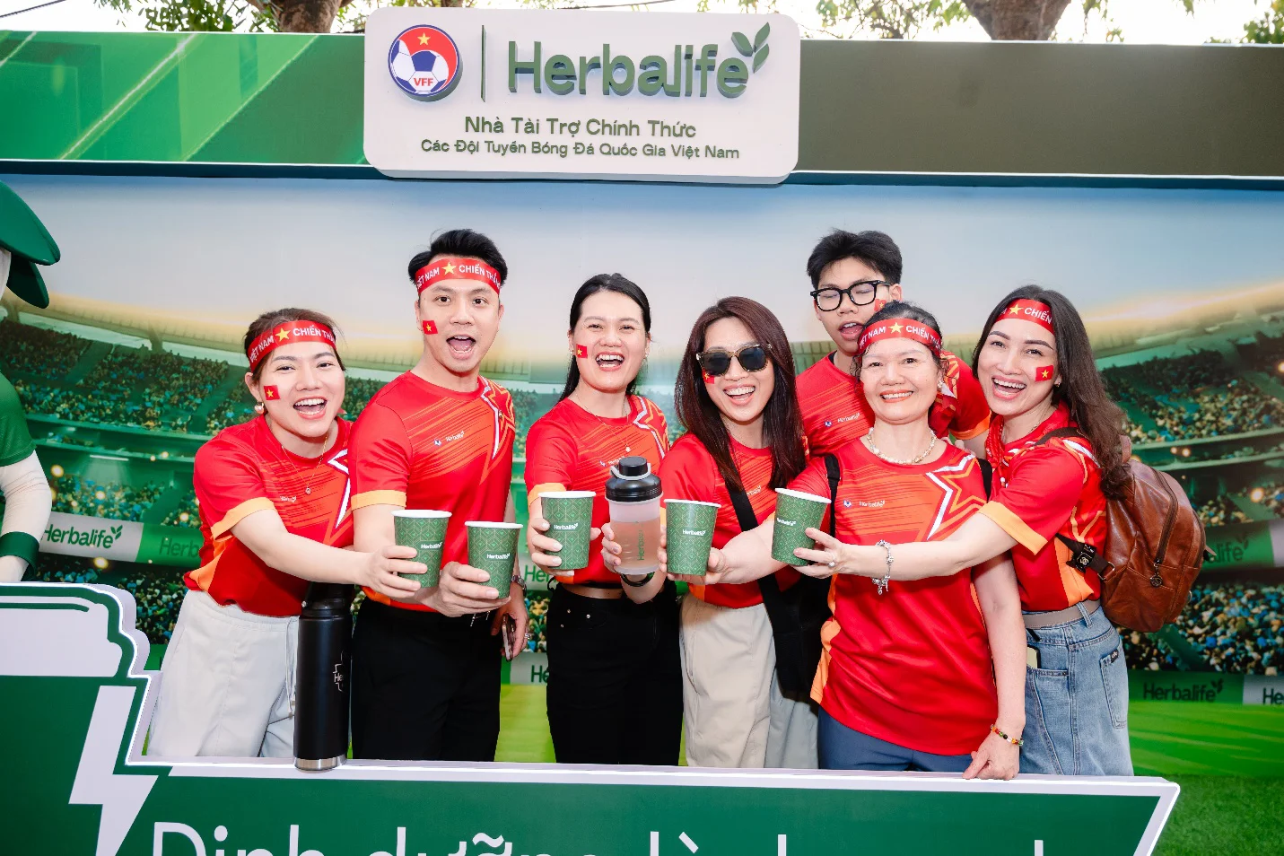 Herbalife Việt Nam tổ chức Fanzone tiếp lửa Đội tuyển Việt Nam trong trận đấu quan trọng gặp Malaysia tại vòng loại Asian Cup 2027