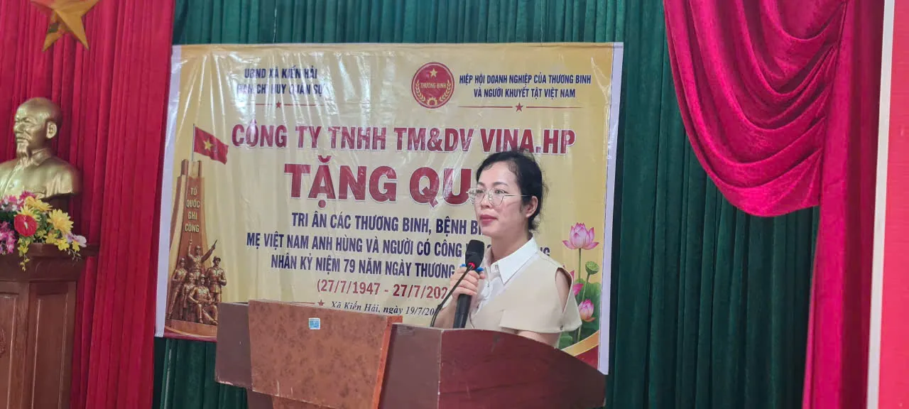 Công ty TNHH Thương mại và Dịch vụ ViNA tri ân các gia đình chính sách dịp 27/7
