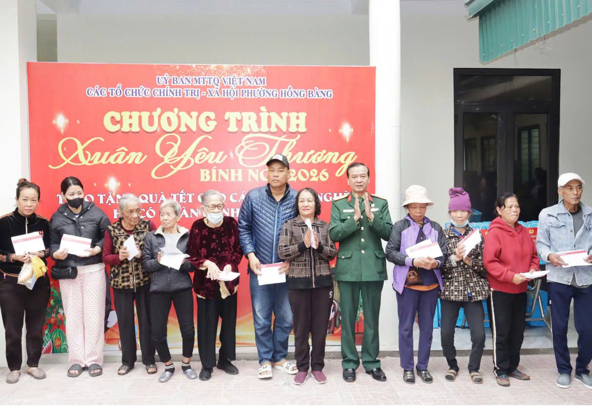 Phường Hồng Bàng trao quà Tết cho hơn một nghìn hộ cận nghèo, hộ có hoàn cảnh khó khăn