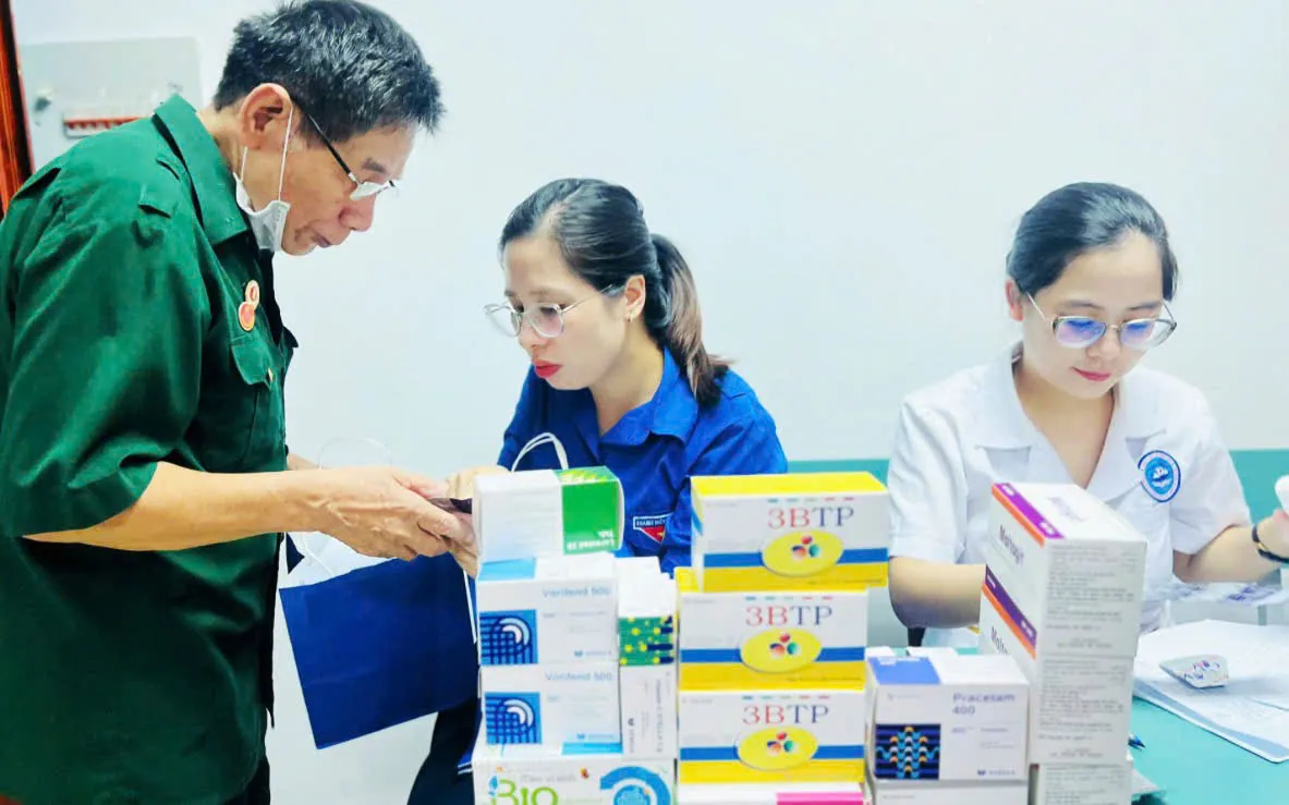 Đoàn Thanh niên phường An Biên tổ chức khám bệnh miễn phí và tặng quà người có công với cách mạng