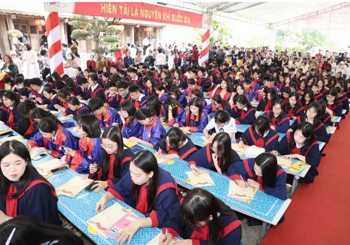 Rộn ràng khai bút đầu xuân