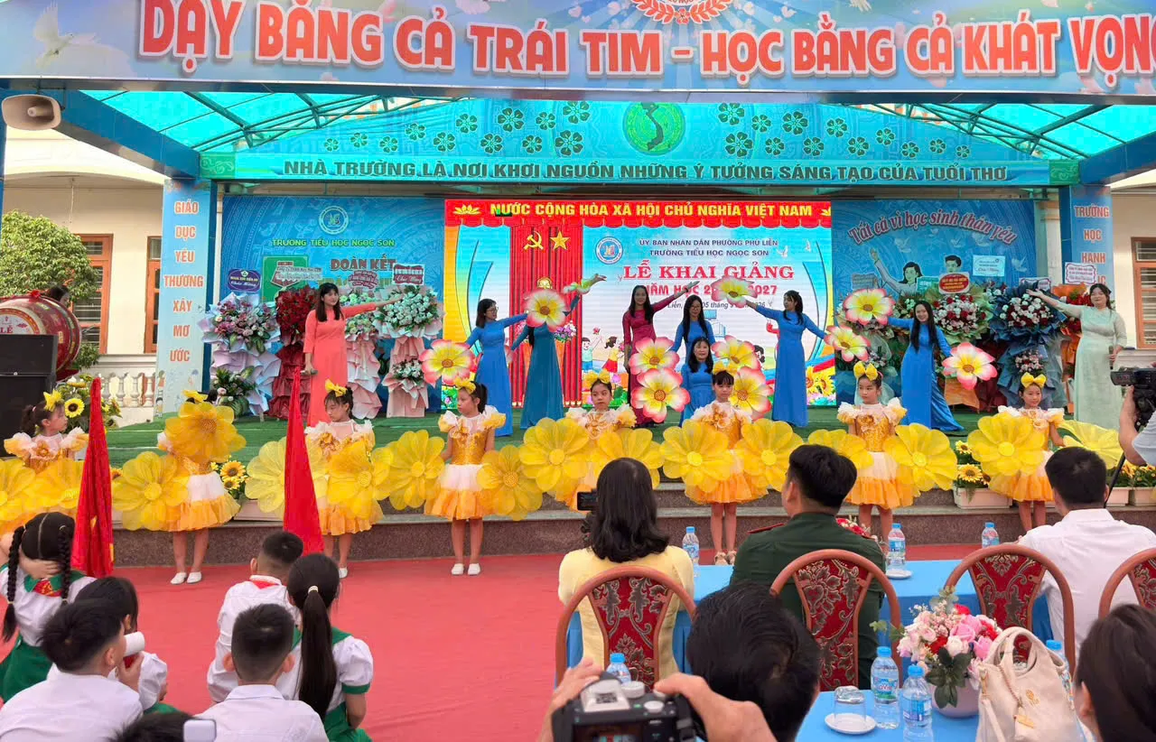 Hơn 1,1 triệu học sinh TP.Hải Phòng rộn ràng trong ngày khai trường