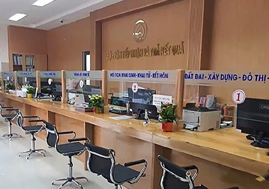 Tạo điều kiện thuận lợi trong việc giải quyết thủ tục hành chính cho người cao tuổi, người yếu thế và đối tượng chính sách