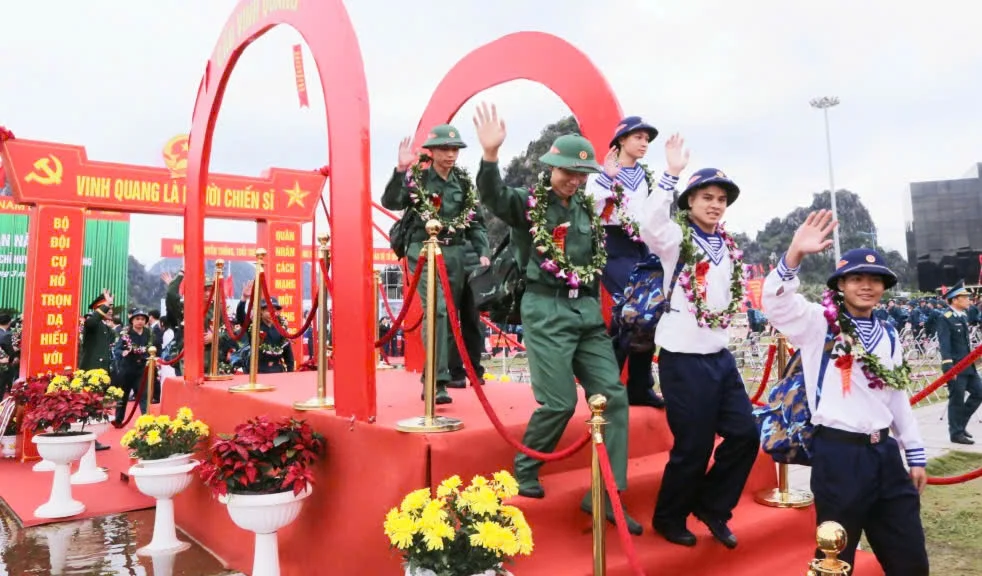 Quảng Ninh: Long trọng tổ chức Lễ tiễn bước thanh niên ưu tú lên đường bảo vệ Tổ Quốc