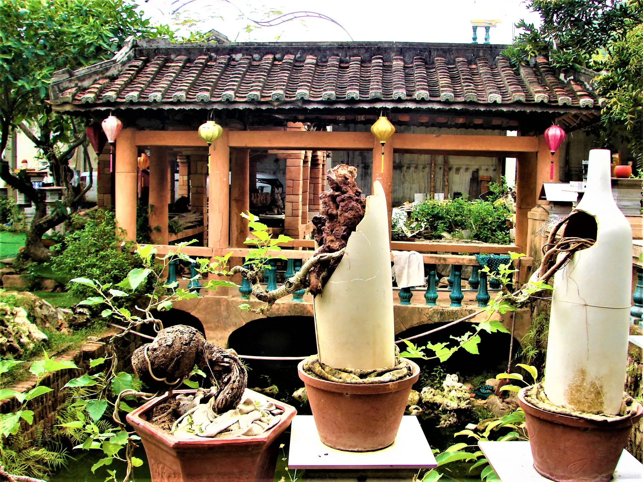 Người xây “căn hộ” nuôi ong dú