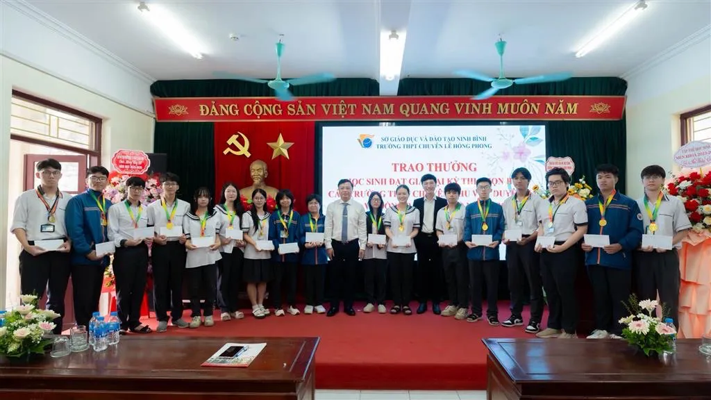 Trường THPT chuyên Lê Hồng Phong - Nơi ươm mầm những tài năng
