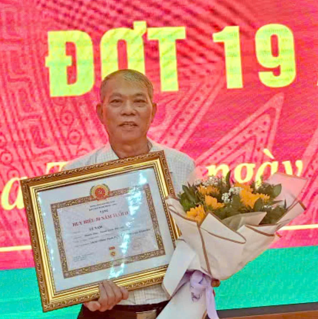                      Được kết nạp Đảng ngay cửa ngõ Sài Gòn