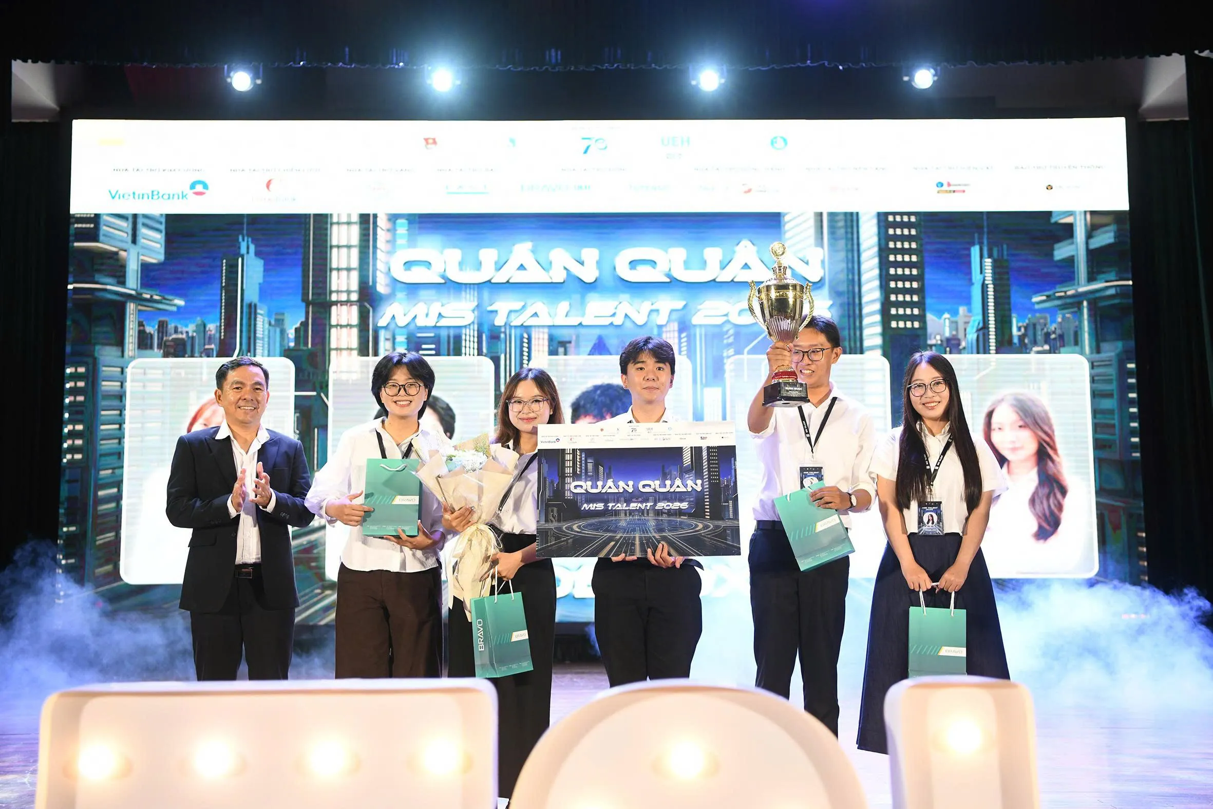 Sinh viên cả nước tranh tài thiết kế tác nhân AI tối ưu vận hành doanh nghiệp