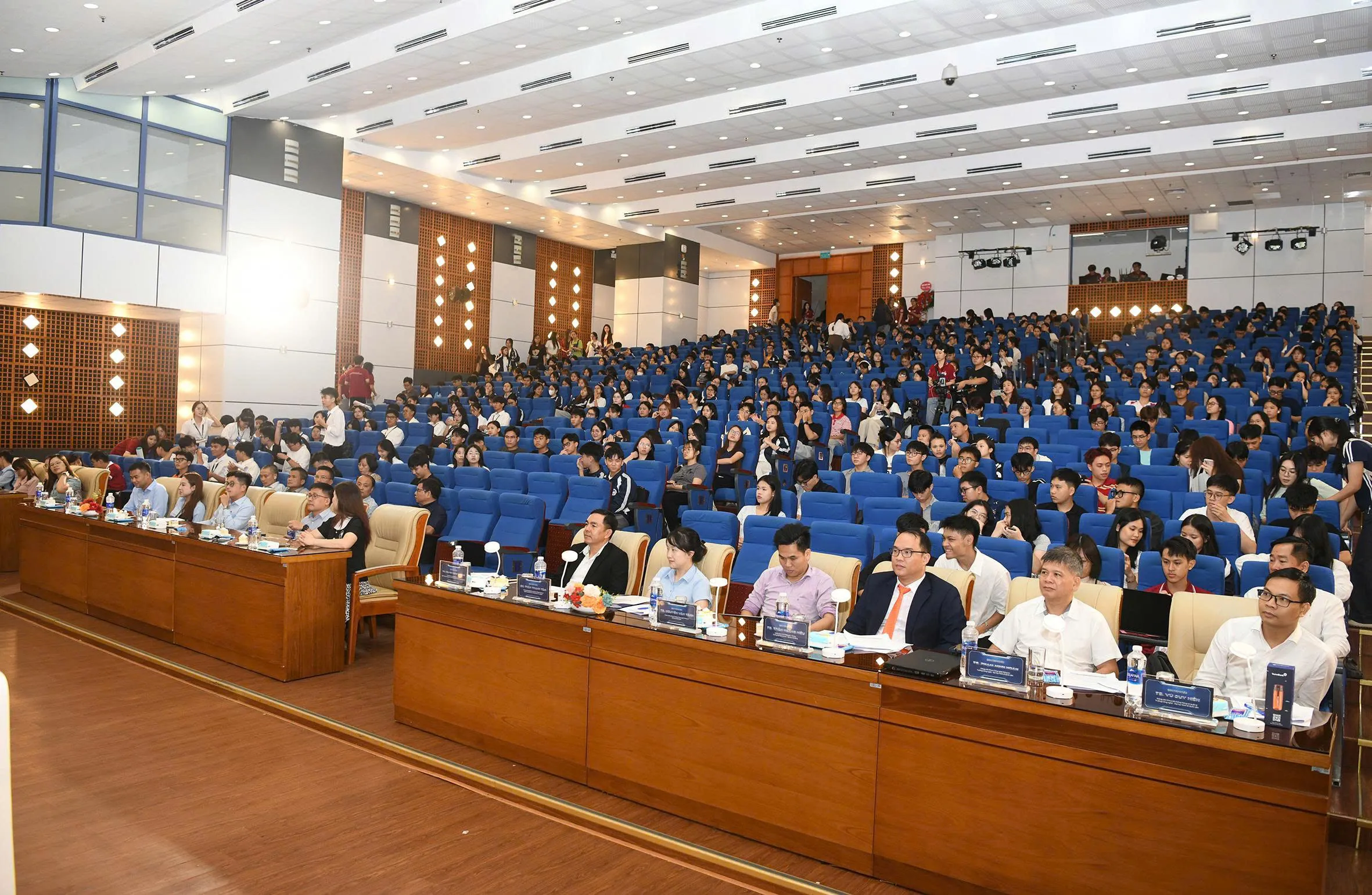Sinh viên cả nước tranh tài thiết kế tác nhân AI tối ưu vận hành doanh nghiệp