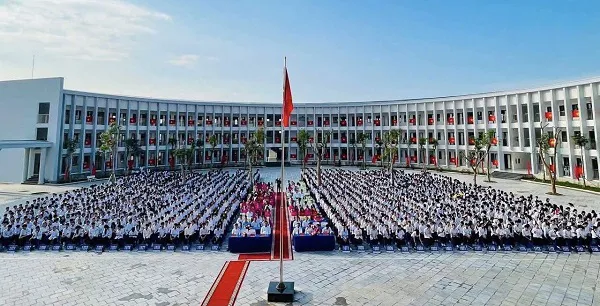 Hơn 963.000 học sinh Nghệ An rộn ràng đi khai giảng năm học mới